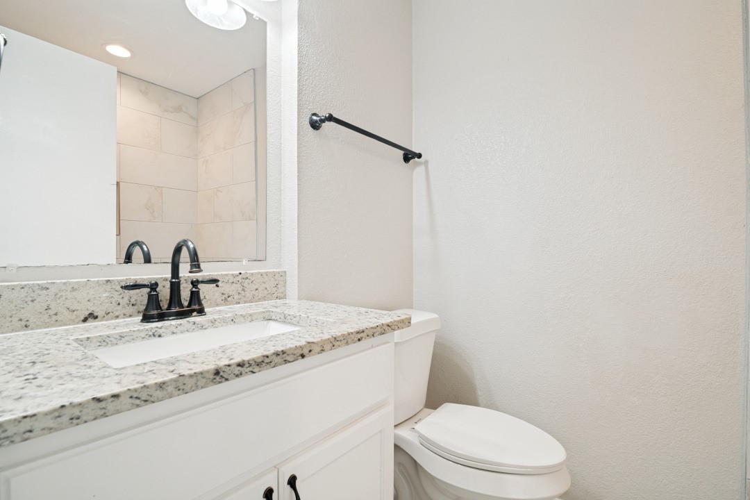 922 Meadowdale Circle Garland TX 75043