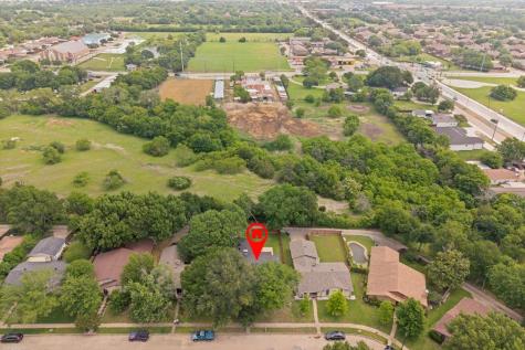 922 Meadowdale Circle Garland TX 75043