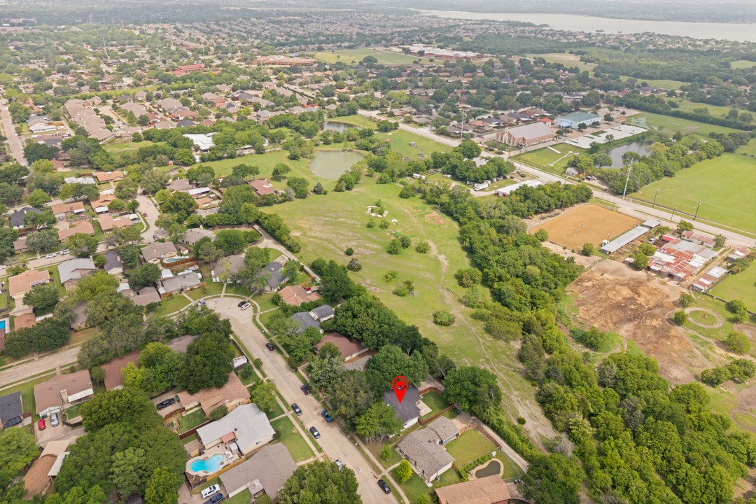 922 Meadowdale Circle Garland TX 75043