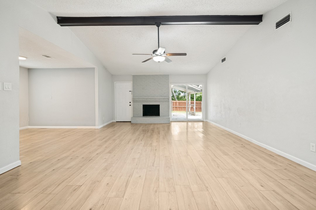 922 Meadowdale Circle Garland TX 75043