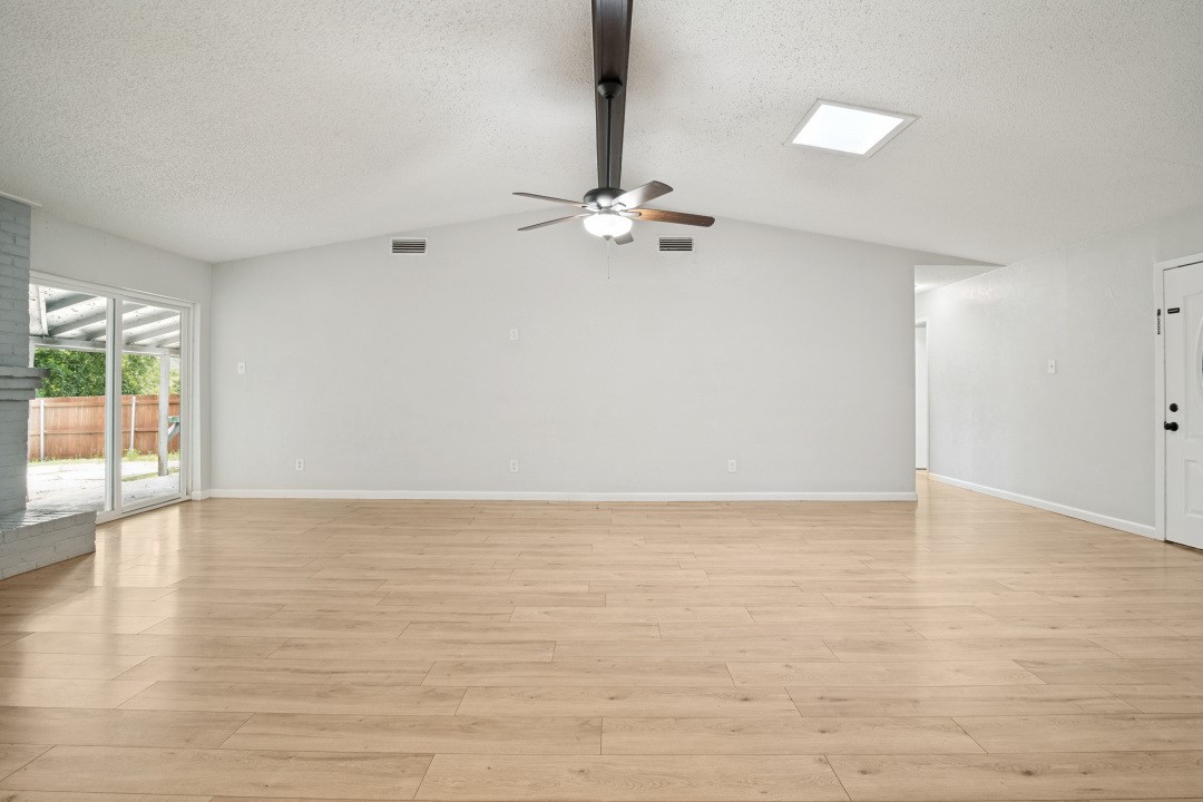 922 Meadowdale Circle Garland TX 75043