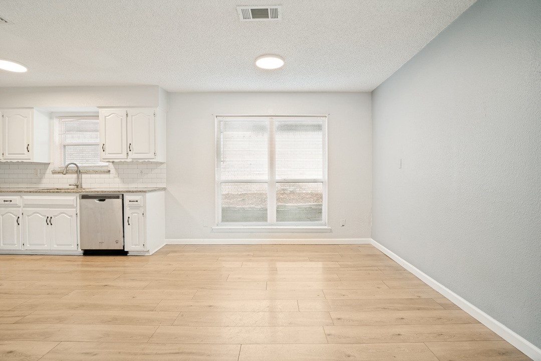 922 Meadowdale Circle Garland TX 75043