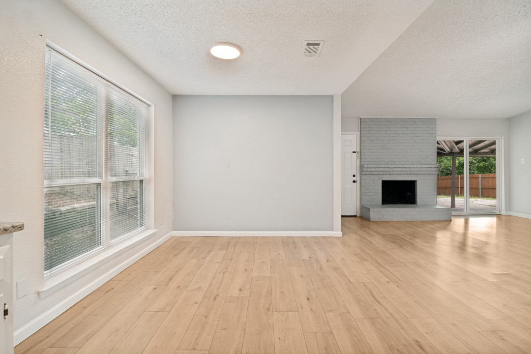 922 Meadowdale Circle Garland TX 75043
