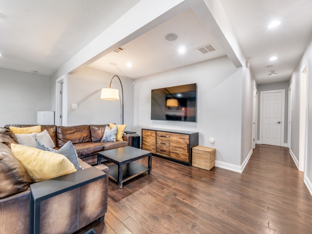 8317 Baumgarten Drive Dallas TX 75228
