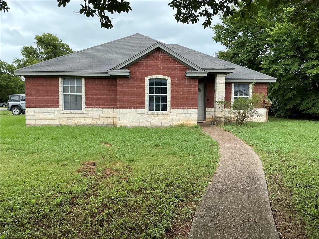 609 W State Street Groesbeck TX 76642