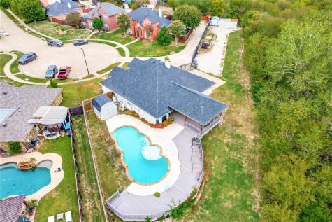 2202 Country Hollow Lane Garland TX 75040
