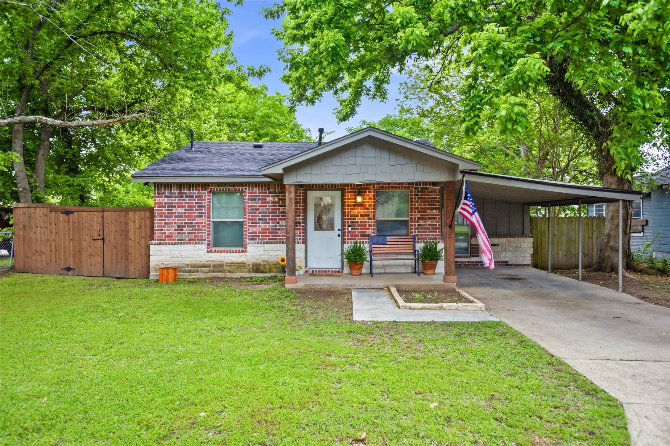 1428 S Austin Street Sherman TX 75090
