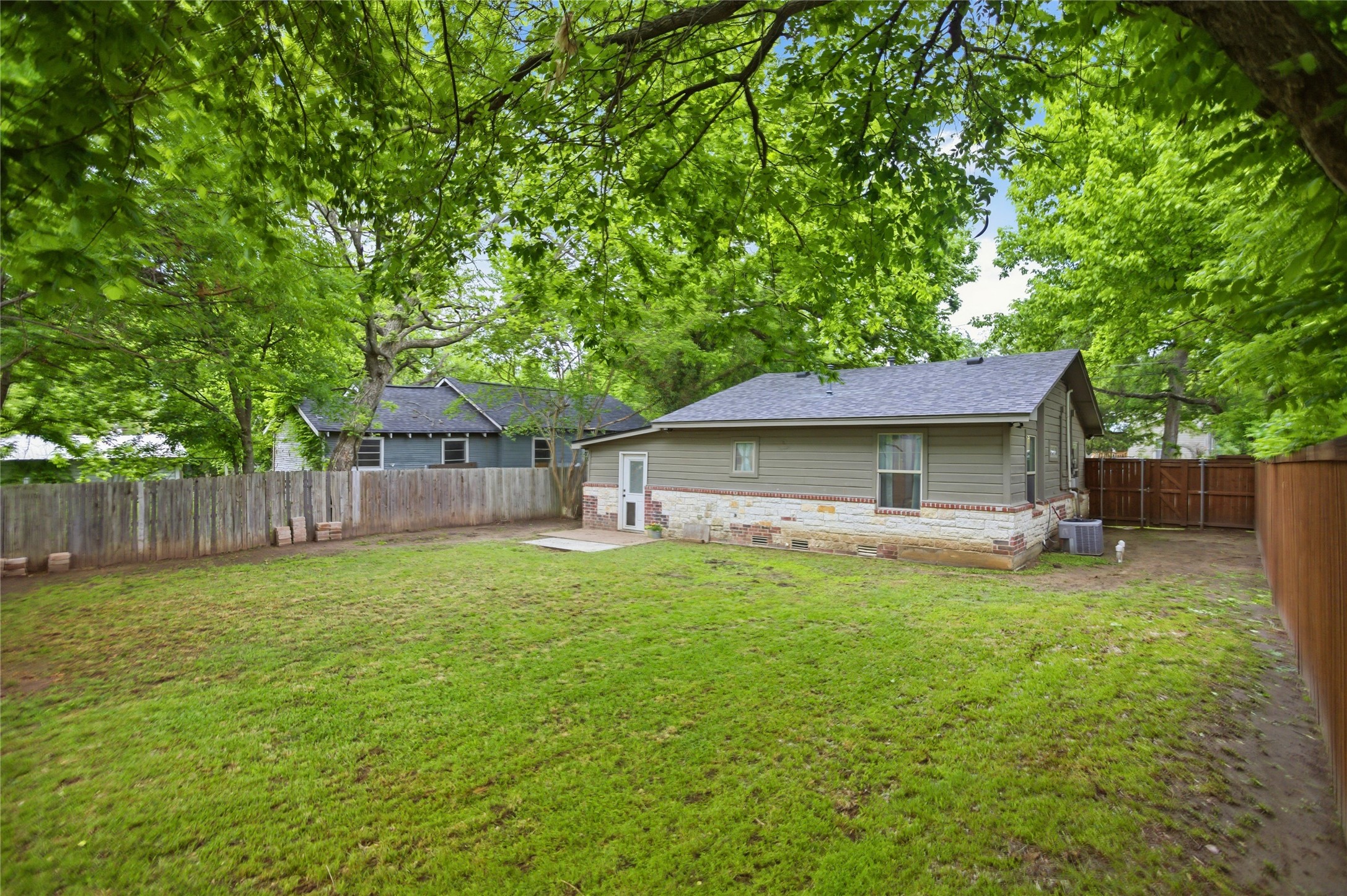 1428 S Austin Street Sherman TX 75090