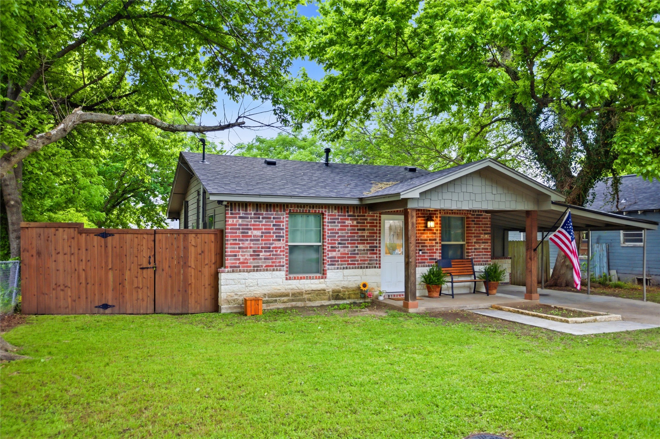 1428 S Austin Street Sherman TX 75090