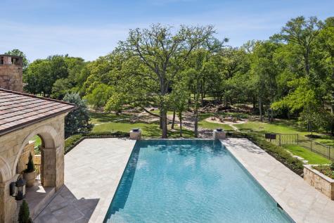 690 S Peytonville Avenue Southlake TX 76092