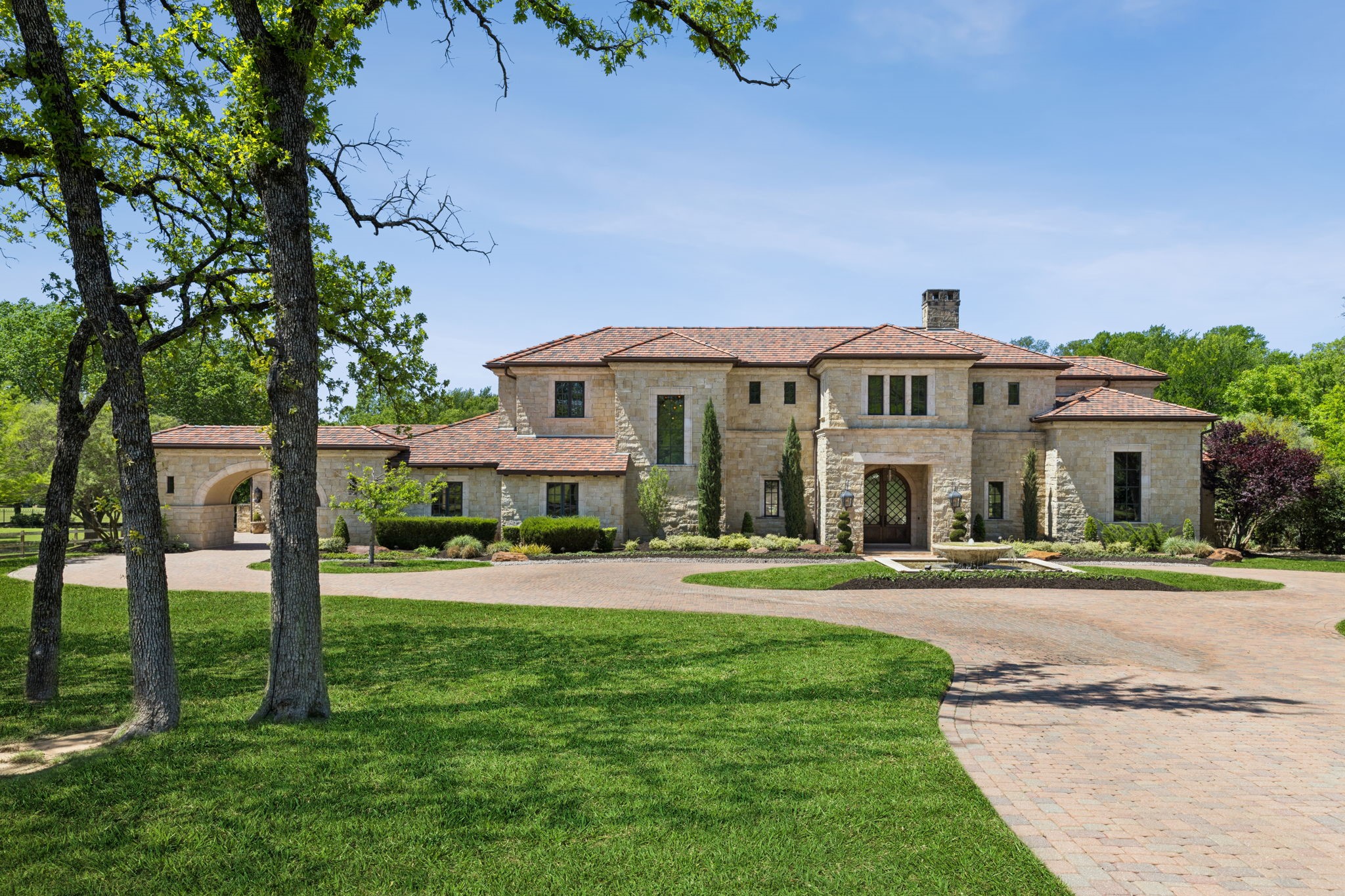 690 S Peytonville Avenue Southlake TX 76092