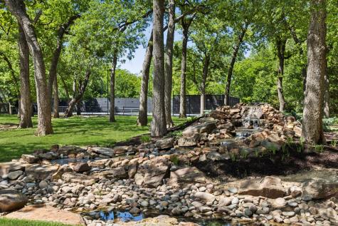 690 S Peytonville Avenue Southlake TX 76092