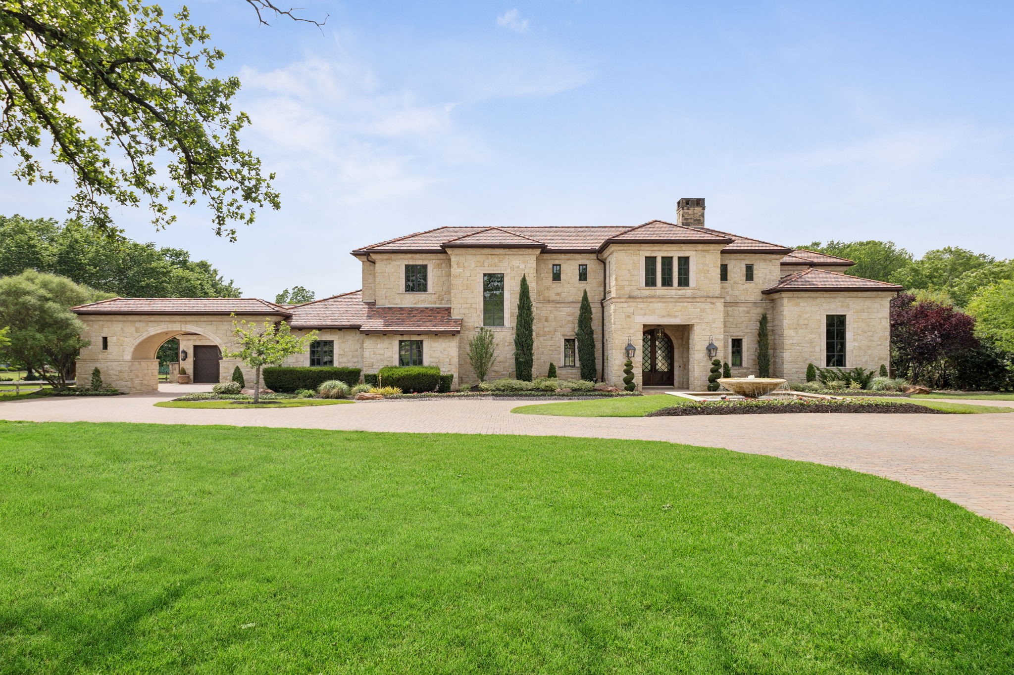 690 S Peytonville Avenue Southlake TX 76092