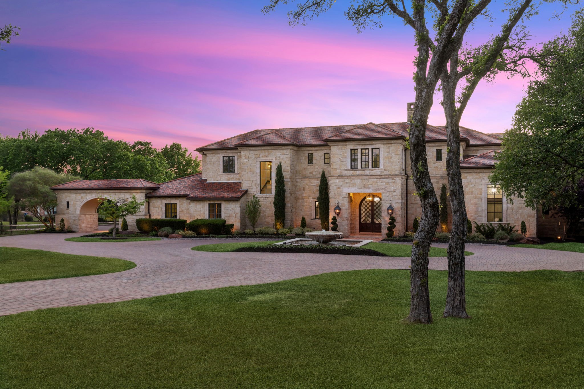 690 S Peytonville Avenue Southlake TX 76092
