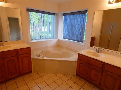 506 Baltusrol Circle Garland TX 75044