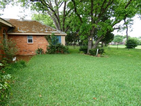 506 Baltusrol Circle Garland TX 75044