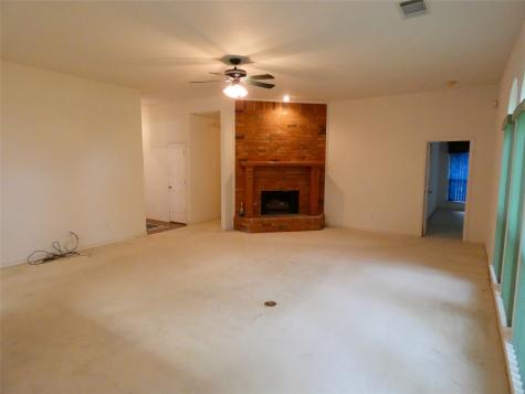 506 Baltusrol Circle Garland TX 75044