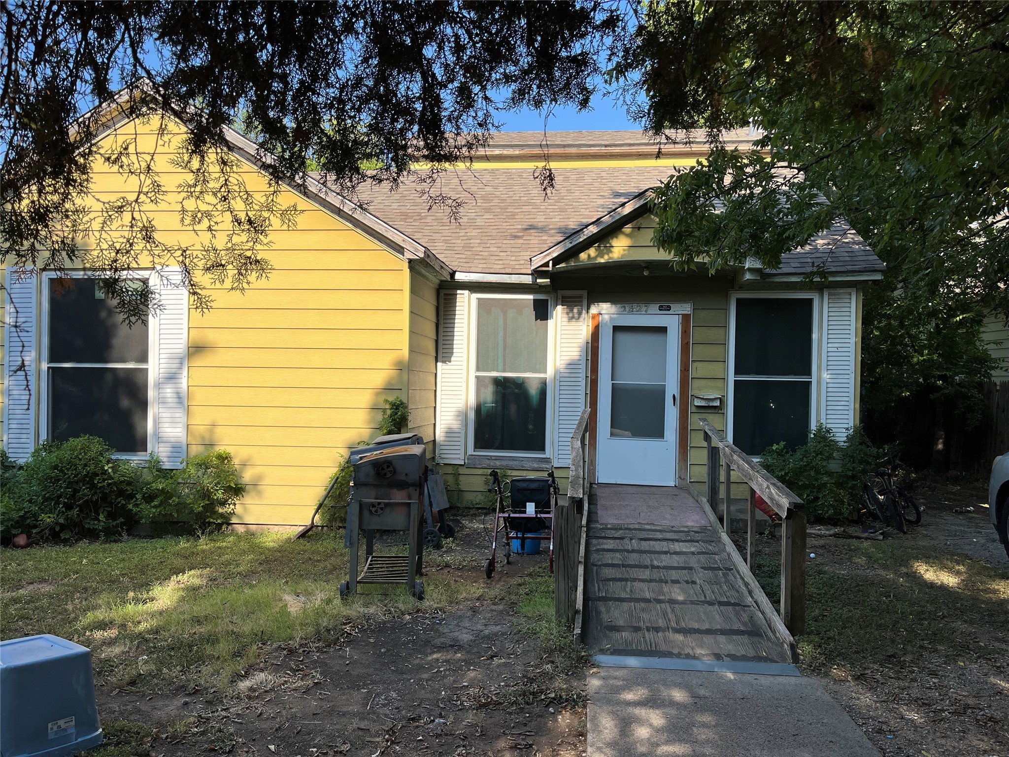 2527 Alaska Avenue Dallas TX 75216