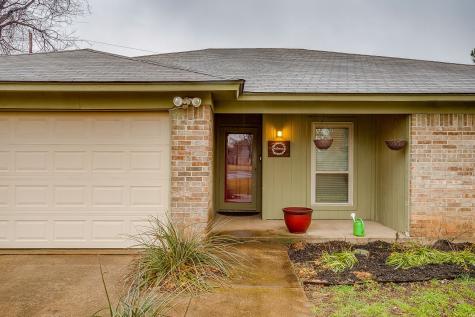 1105 Holly Court Benbrook TX 76126