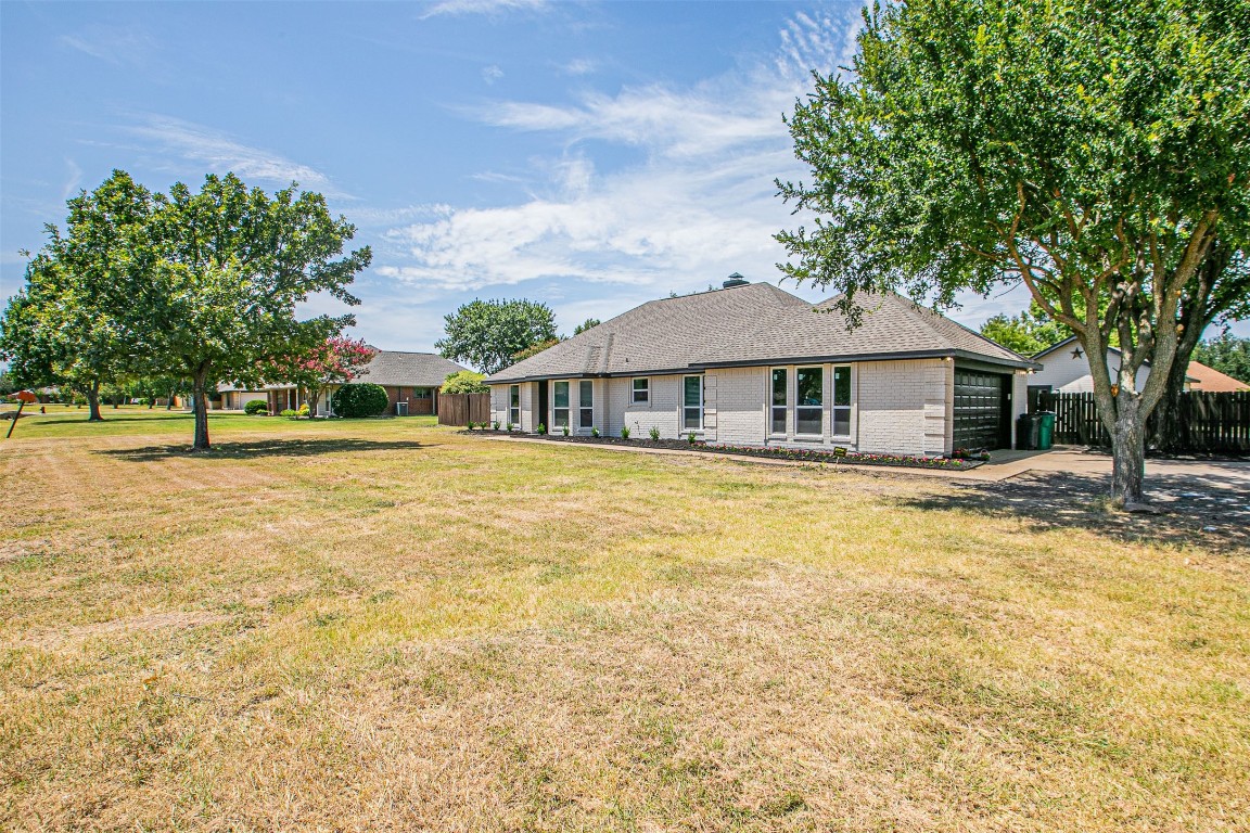 1208 N Sharpshire Drive Waxahachie TX 75165