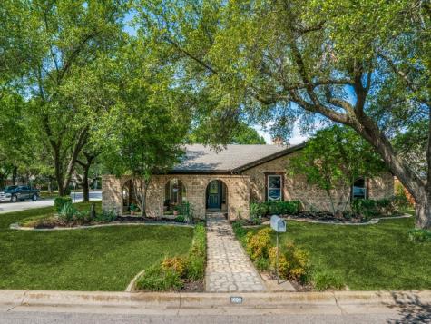 1609 Eastridge Court Hurst TX 76054