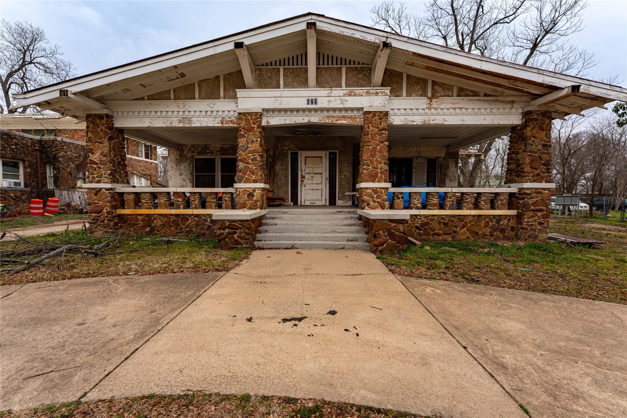 621 S Main Street Paris TX 75460