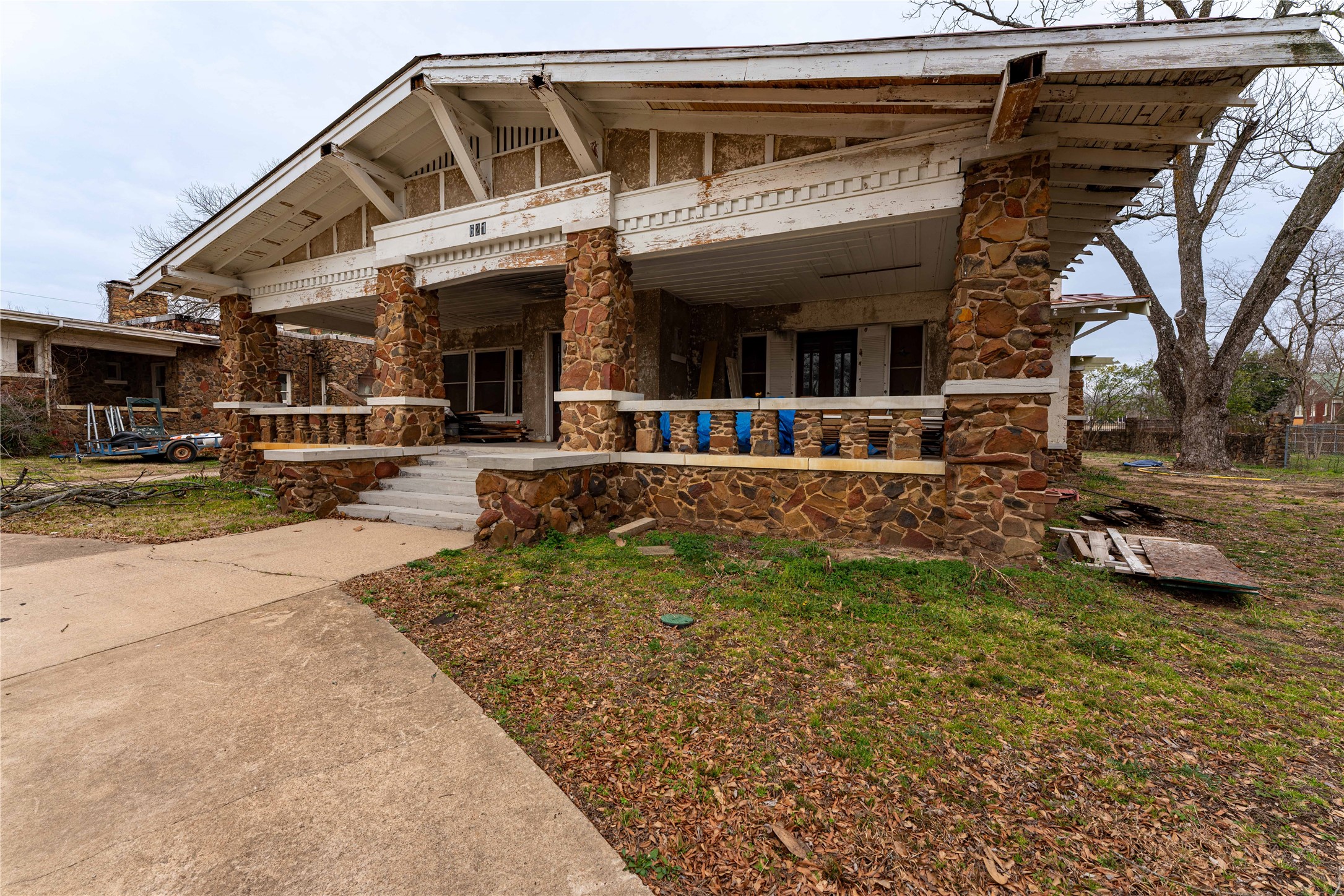 621 S Main Street Paris TX 75460
