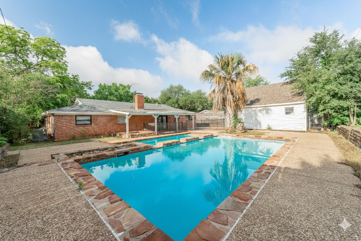 600 Circleview Drive N Hurst TX 76054