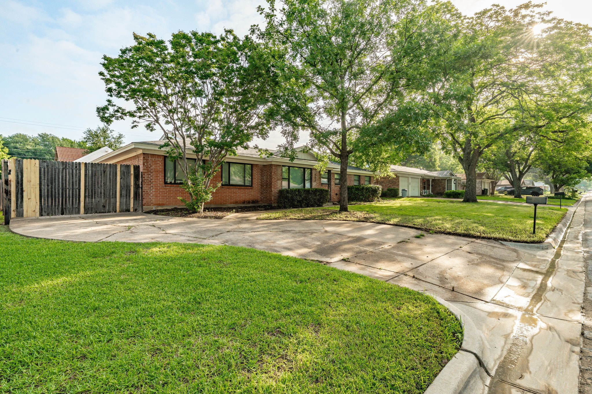 600 Circleview Drive N Hurst TX 76054