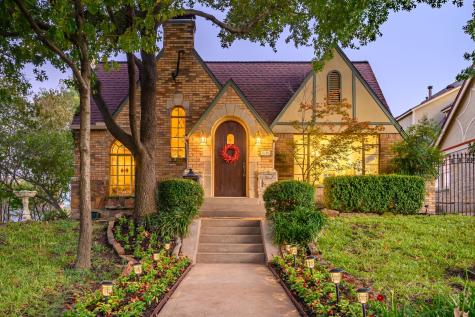7018 Hammond Avenue Dallas TX 75223