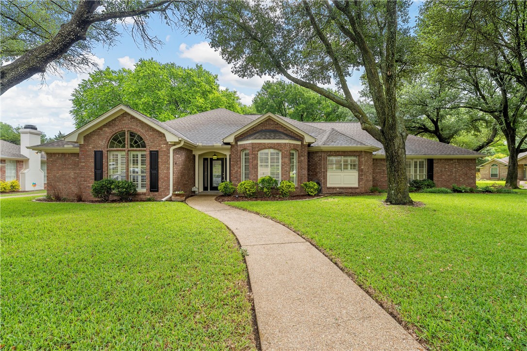 10001 Creek Bend Drive Woodway TX 76712