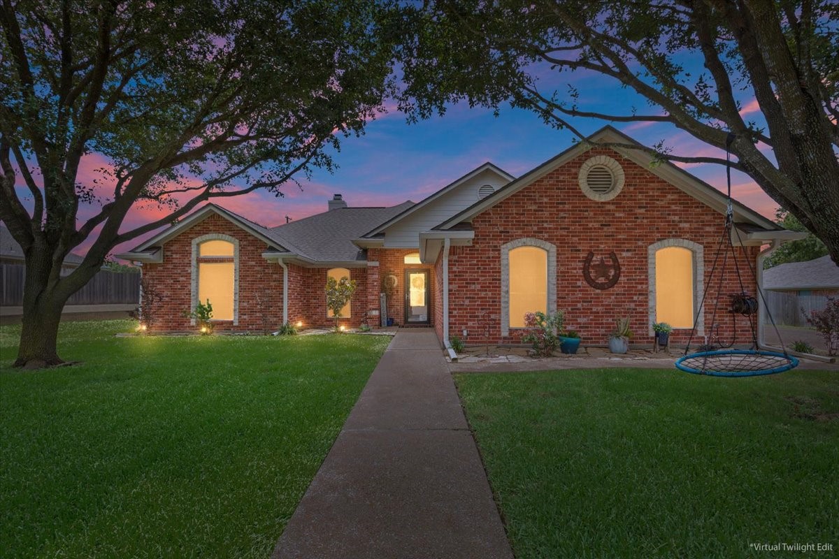 433 Oakberry Drive Hewitt TX 76643