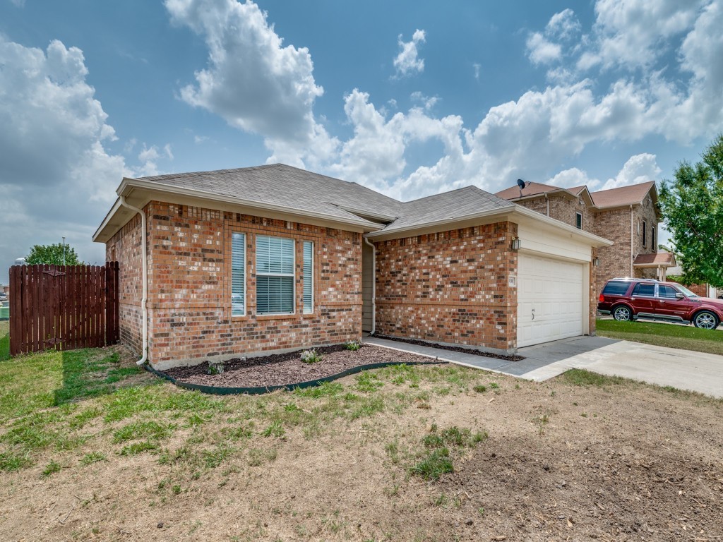 9301 Rhoni Court Fort Worth TX 76140