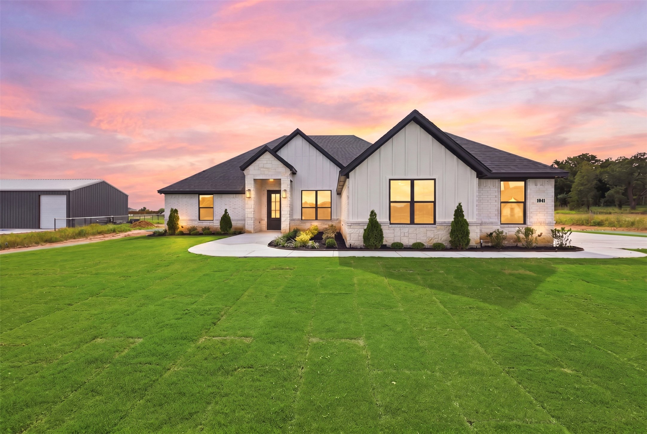 1041 Arbor Vista Drive Azle TX 76020