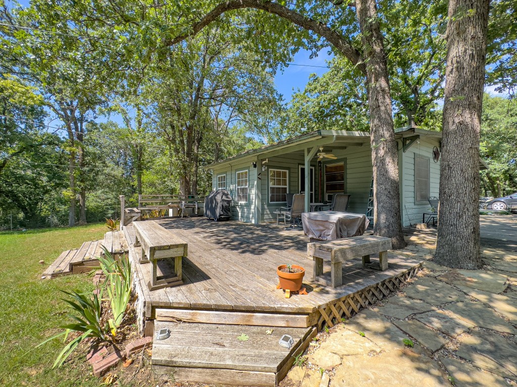 221 Little John Road Gordonville TX 76245