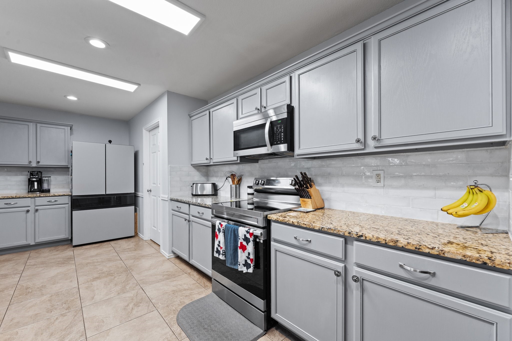 1208 Scarlet Sage Parkway Burleson TX 76028
