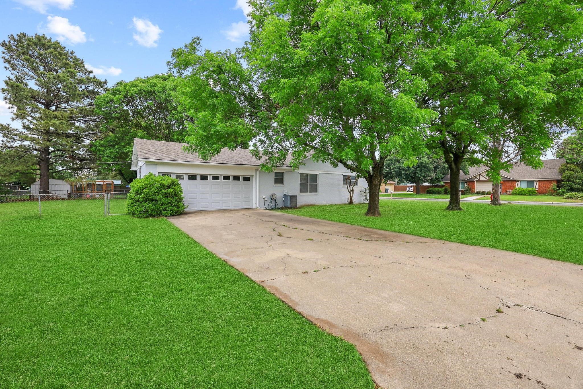 218 Texoma Drive Whitesboro TX 76273