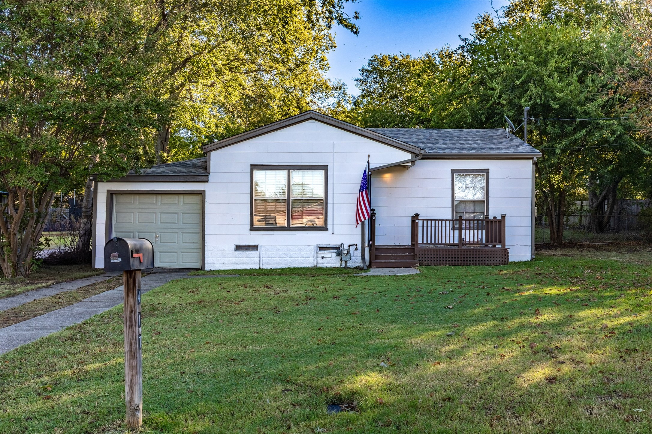 417 N Burdette Avenue Sherman TX 75090