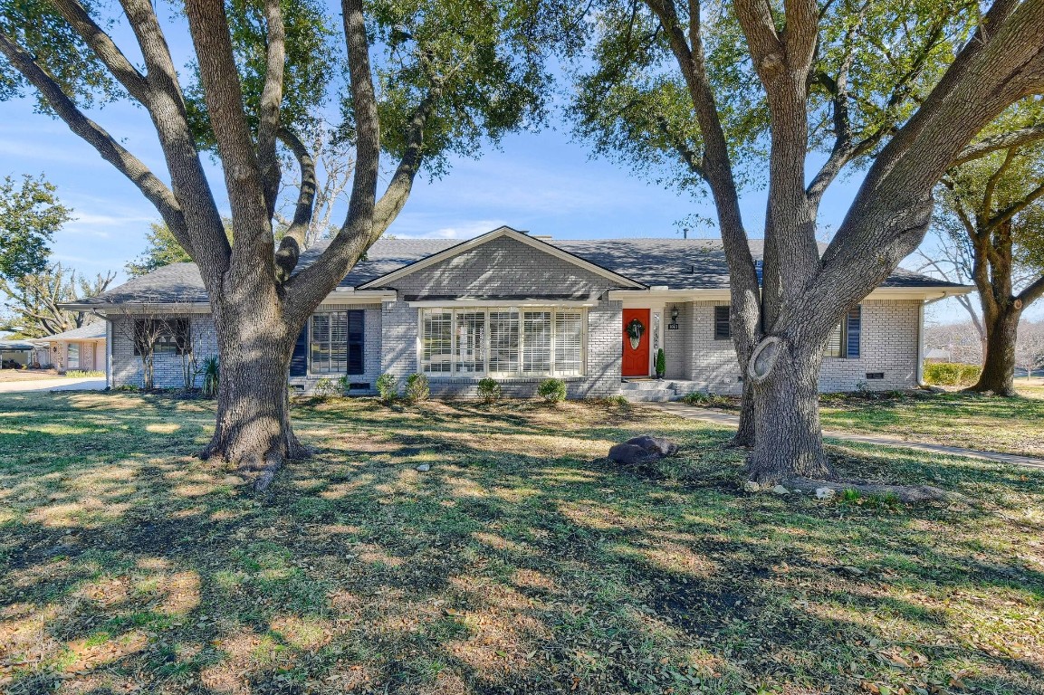 1011 Western Hills Drive Sherman TX 75092