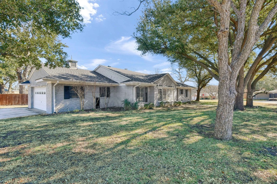 1011 Western Hills Drive Sherman TX 75092