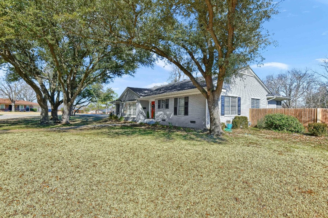 1011 Western Hills Drive Sherman TX 75092