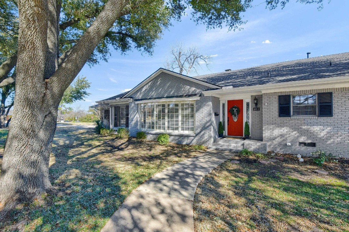 1011 Western Hills Drive Sherman TX 75092