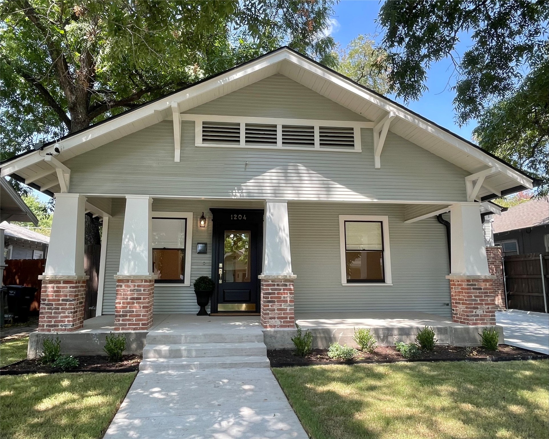 1204 W Arlington Avenue Fort Worth TX 76110