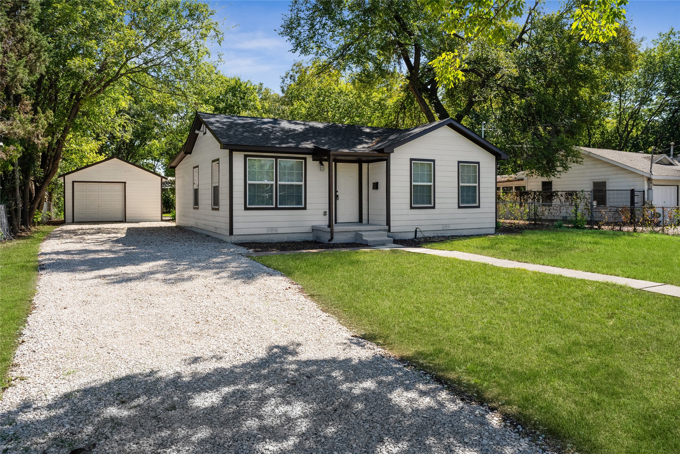 2726 Kirven Street Dallas TX 75227