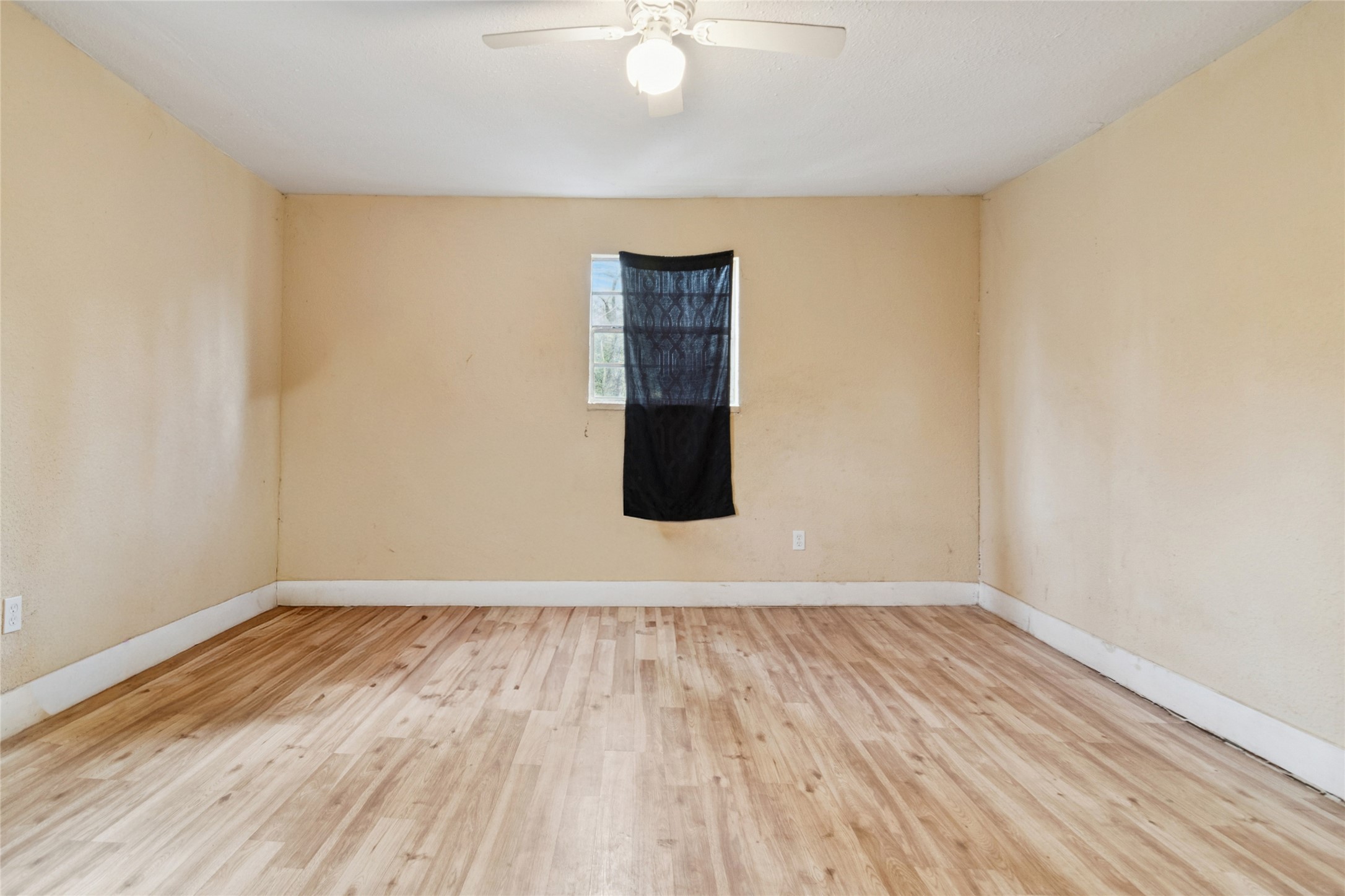 805 E 11th Street Kemp TX 75143