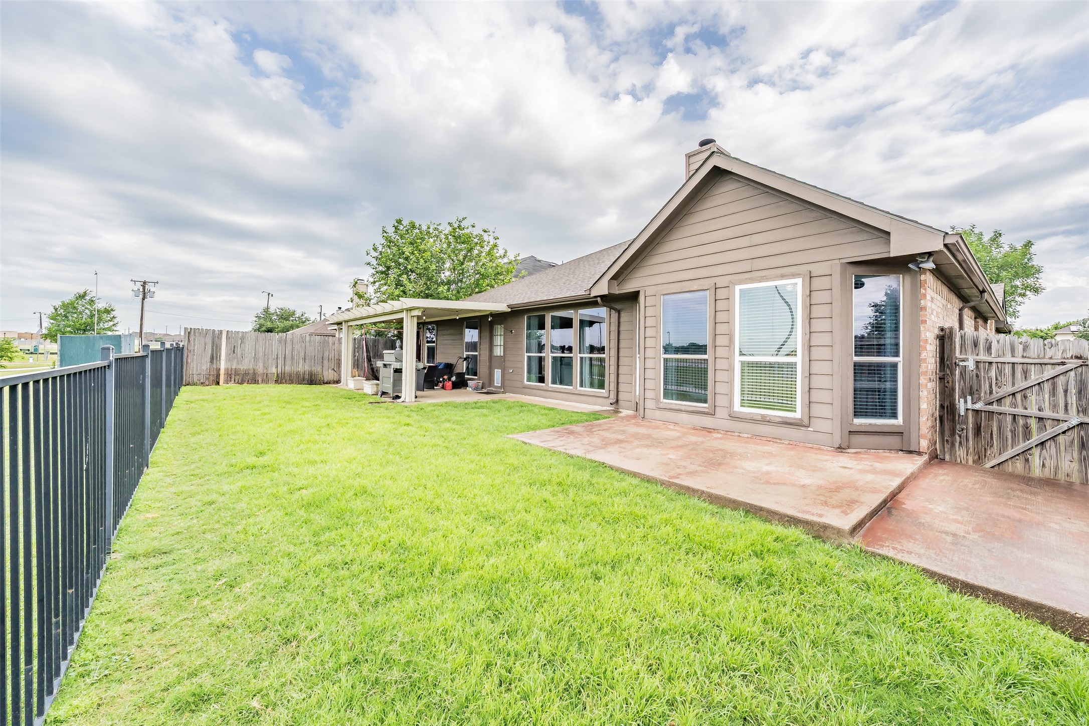 245 Cedar Crest Drive Justin TX 76247