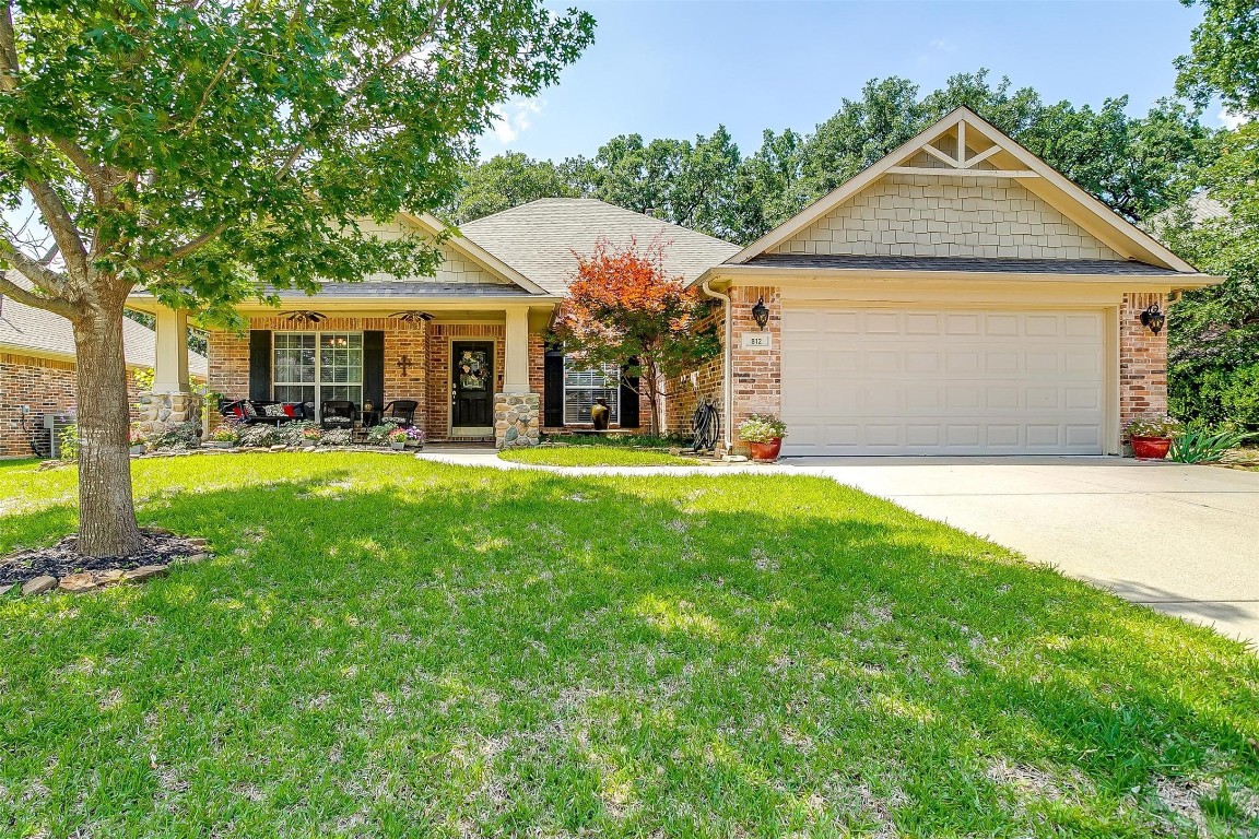 812 Royal Oak Lane Burleson TX 76028