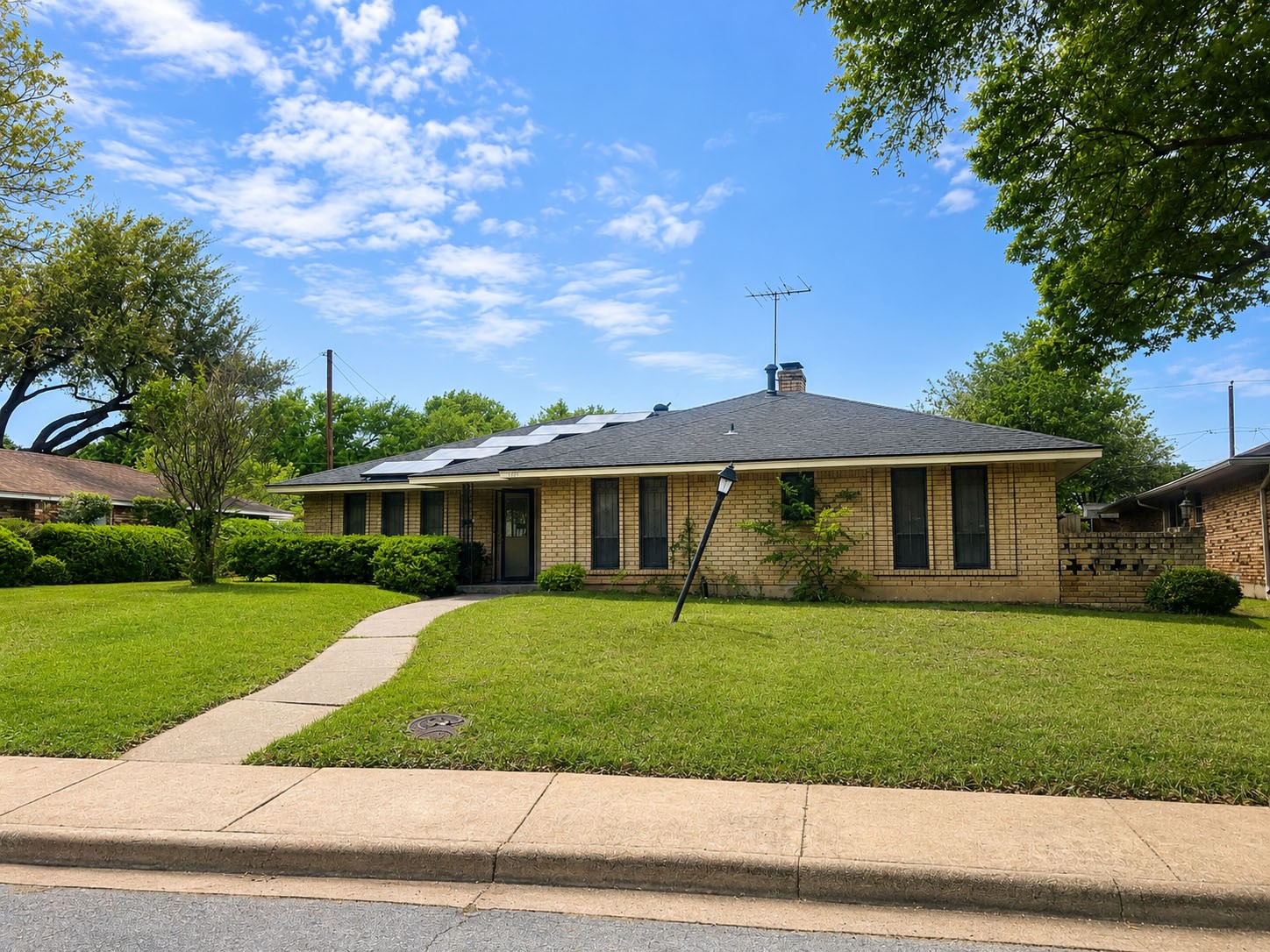 2147 Oak Valley Lane Dallas TX 75232