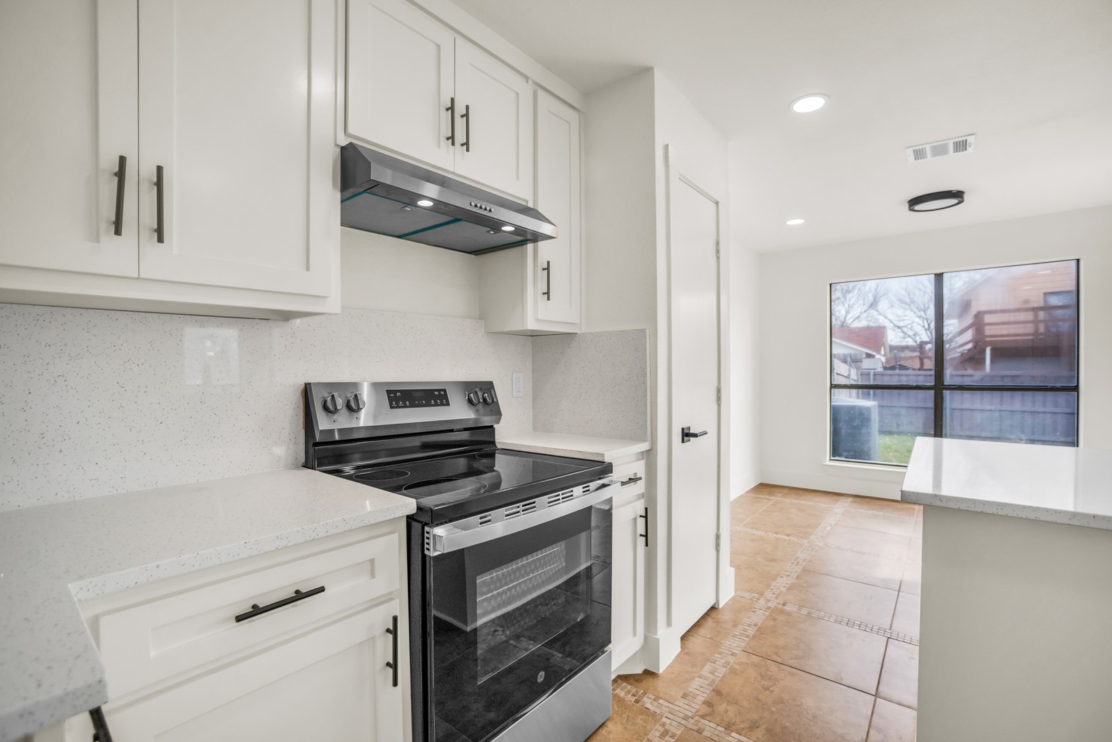 703 Meadowcreek Court Garland TX 75043