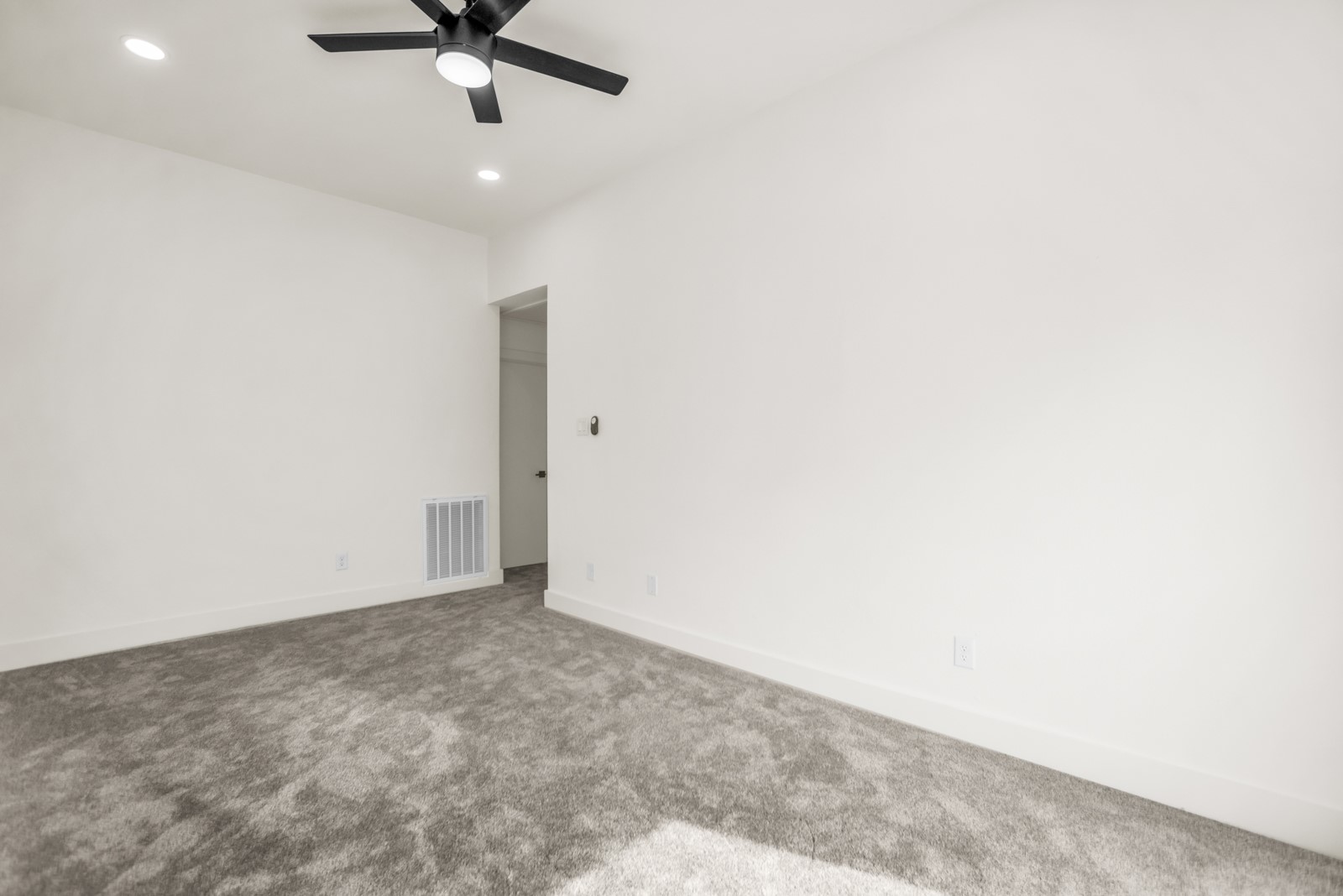 703 Meadowcreek Court Garland TX 75043